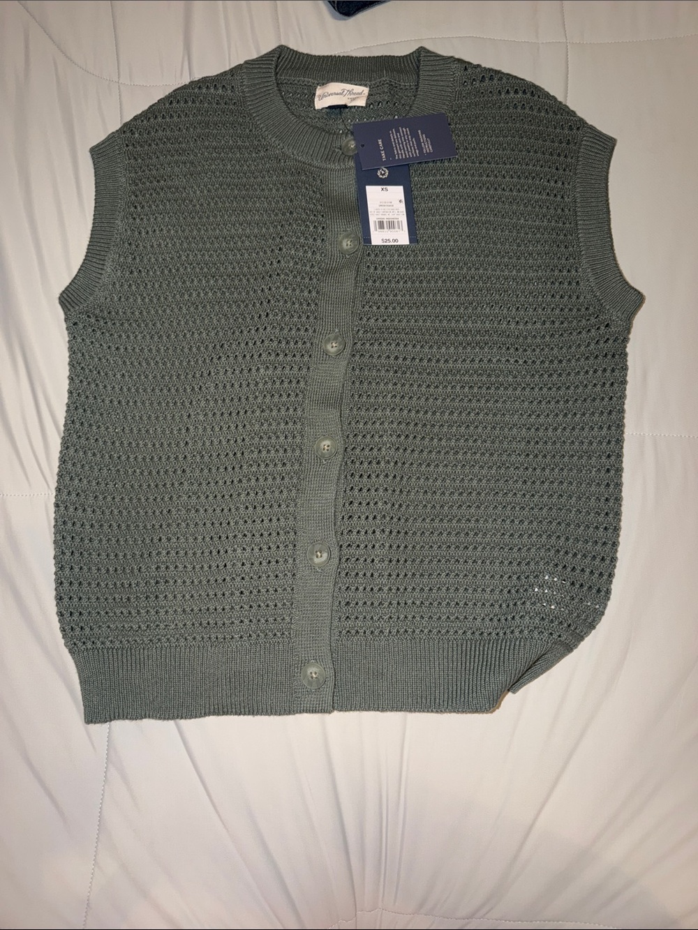 Sweater vest